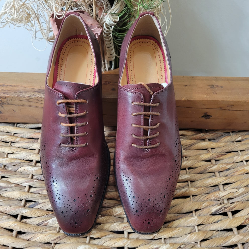Oxford Shoe with Brogue Detail